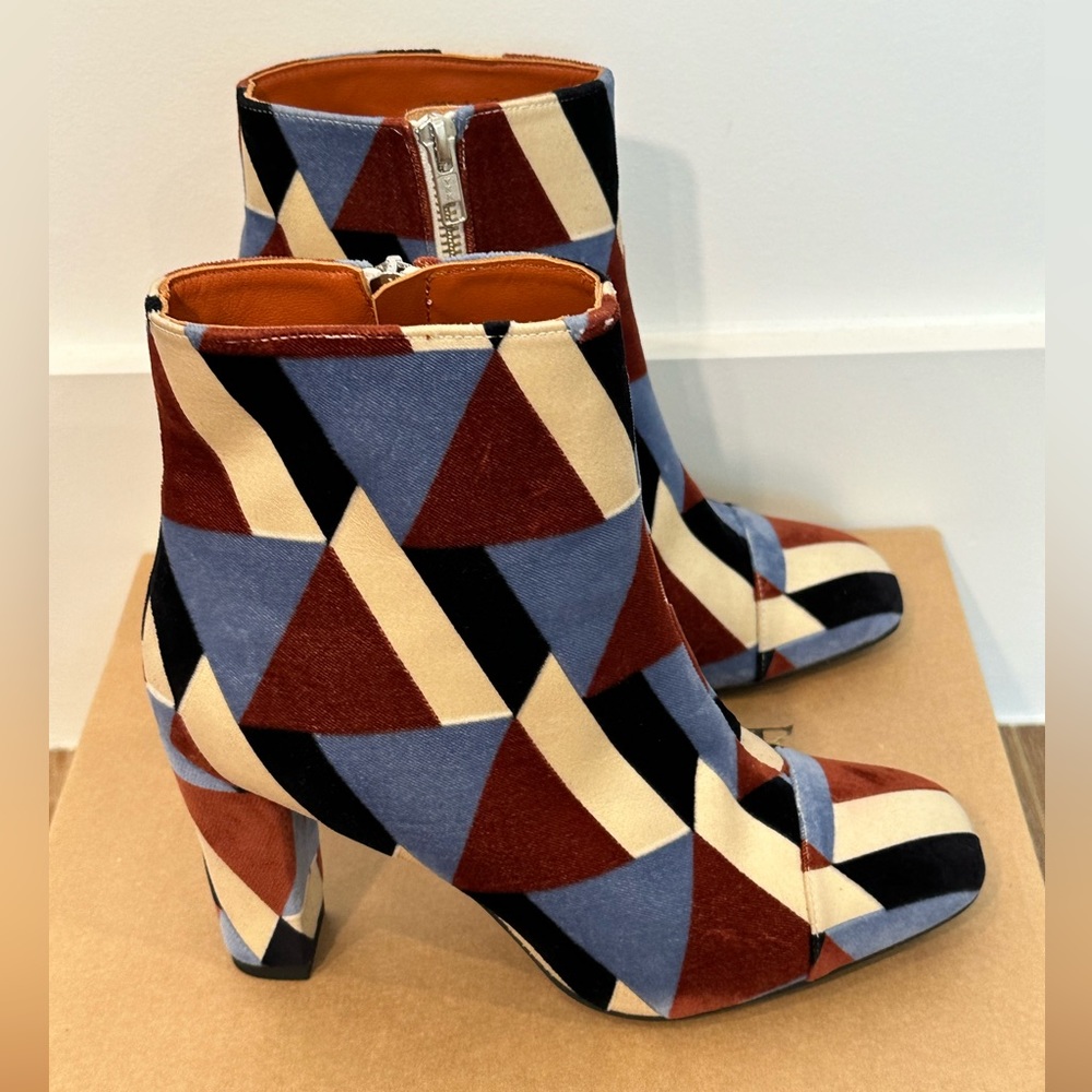 New In Box Penelope Chilvers Lazslo Abstract Velvet Boots Size 39